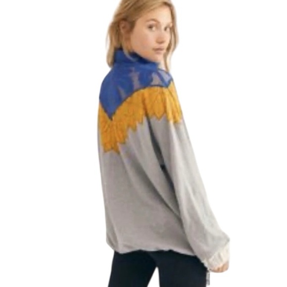 Freepeople.Size small. Isla pullover oversized front zip crochet sweatshirt - Picture 3 of 15